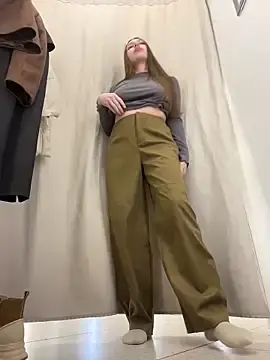 Stripchat Live Sex Cam of LeiaMood