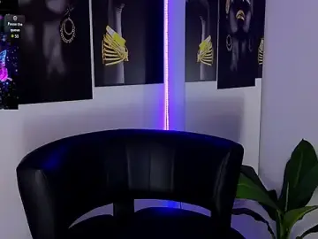 Stripchat Live Sex Cam of _brenna_hanson