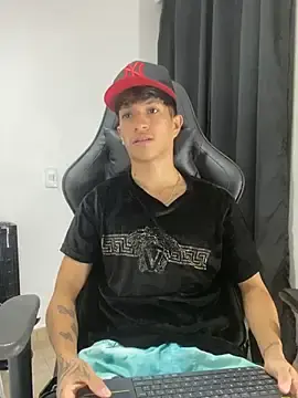 Stripchat Best live sex cam show of _CamiloBass