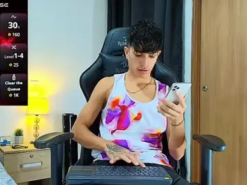 Stripchat Adult Webcam of _CamiloBass