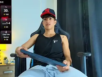 Stripchat Live Sex Cam of _CamiloBass