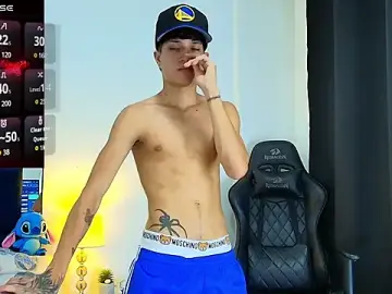 Stripchat Live Sex Cam of _CamiloBass
