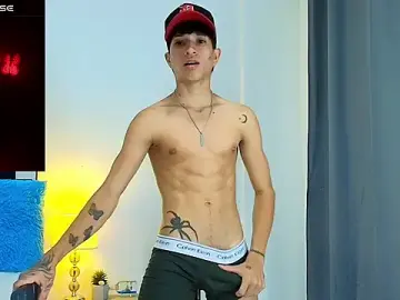 Stripchat Adult Webcam of _CamiloBass