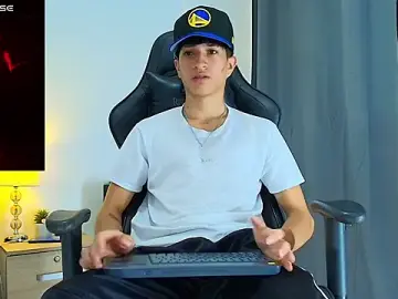 Stripchat Best live sex cam show of _CamiloBass