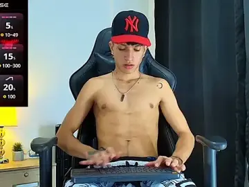 Stripchat Sex Cam of _CamiloBass