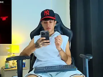 Stripchat Live Sex of _CamiloBass