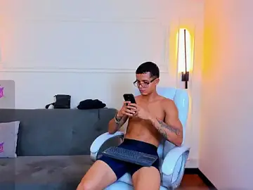 Stripchat Sex Cam of Paradise_boy_s