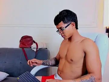 Stripchat Sex Cam of Paradise_boy_s