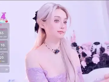 Stripchat Sex Cam of Yr_kitten_333