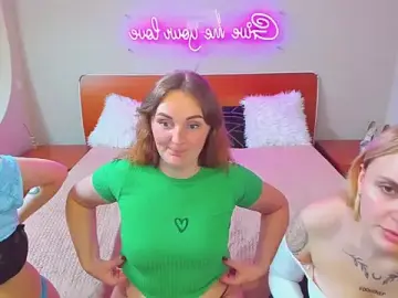 Stripchat Adult Webcam of MagicEyess