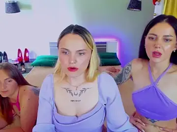 Stripchat Sex Cam of MagicEyess
