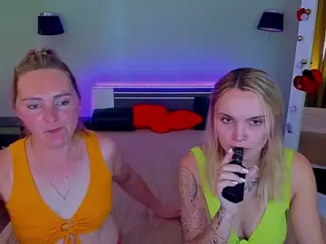 Stripchat Live Sex Cam of MagicEyess
