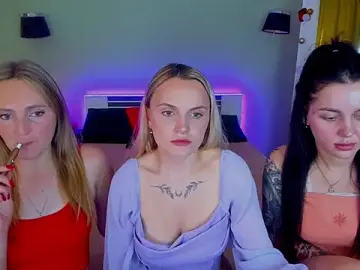Stripchat Sex Cam of MagicEyess