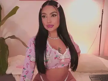Stripchat Sex Cam of sarawinstone