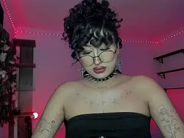 Stripchat Free Live Porn of Heka_Prudence