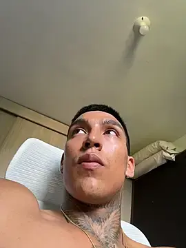 Stripchat Live Sex Cam of sendfer