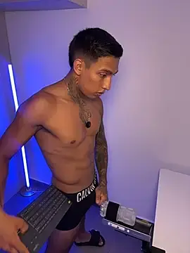 Stripchat Nude Webcam of sendfer