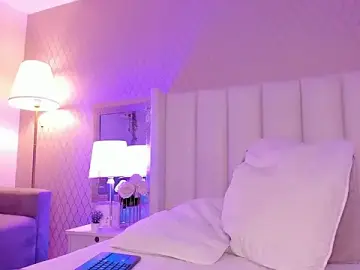 Stripchat Best live sex cam show of SophiaSmiiths_