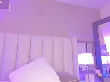 Stripchat Best live sex cam show of SophiaSmiiths_