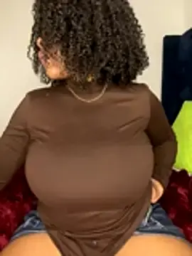 Stripchat Live Sex Cam of Boneca25