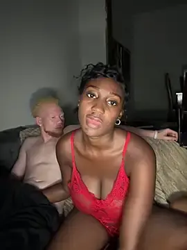 Stripchat Adult Webcam of BonnyMolhada
