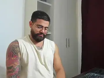 Stripchat Live Sex Cam of _Coddygold_