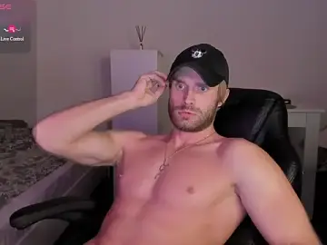 Stripchat Free Porn Cam of Paul_Rolex