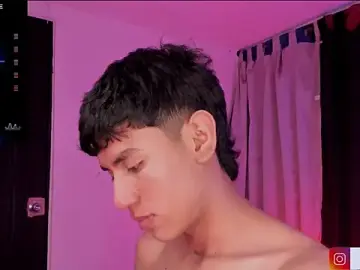 Stripchat Nude Webcam of Damien_Howard