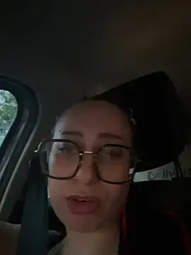 Stripchat Live Sex Cam of queenlo_xxx