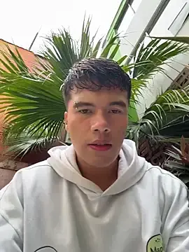 Stripchat Live Sex Cam of Logan_smith1