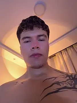 Stripchat Live Sex of Logan_smith1