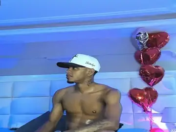 Stripchat Best Webcam of AaronCruz_