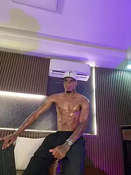 Stripchat Live Porn of AaronCruz_