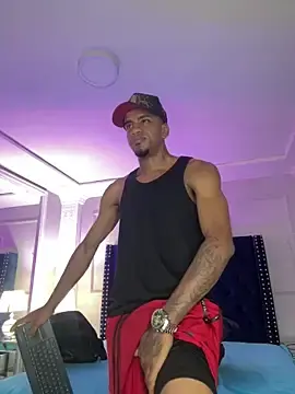 Stripchat Watch Live Sex Cams of AaronCruz_