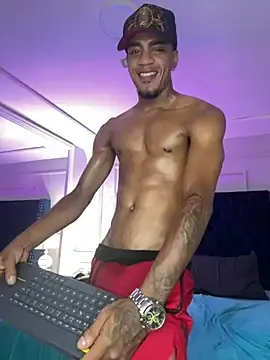 Stripchat Nude Webcam of AaronCruz_