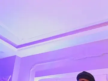 Stripchat Sex Cam of AaronCruz_