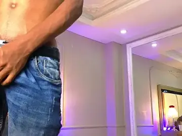 Stripchat Watch Live Sex Cams of AaronCruz_