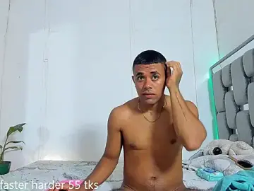 Stripchat Watch Live Sex Cams of PureFire20
