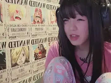 Stripchat Free Live Porn of SNAKEgirlQAQ
