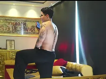 Stripchat Adult Webcam of dantecoppolaa_