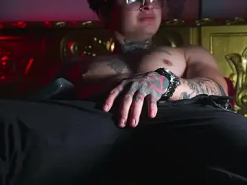 Stripchat Sex Cam of dantecoppolaa_