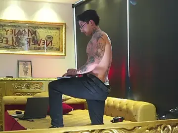 Stripchat Live Sex Cam of dantecoppolaa_