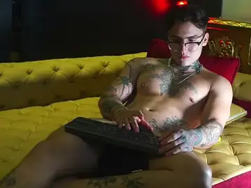 Stripchat Best Webcam of dantecoppolaa_