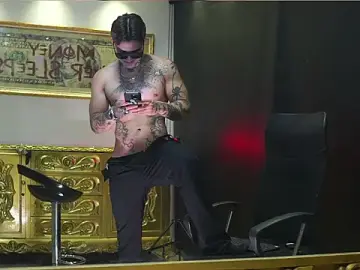 Stripchat Watch Live Sex Cams of dantecoppolaa_