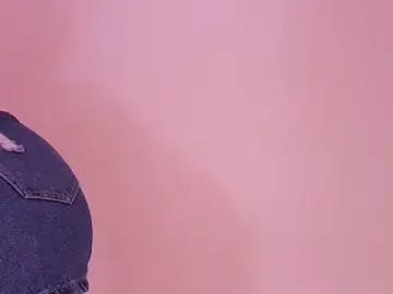 Stripchat Sex Cam of naia_blessed