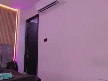 Stripchat Sex Cam of naia_blessed