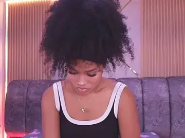 Stripchat Live Sex Cam of naia_blessed