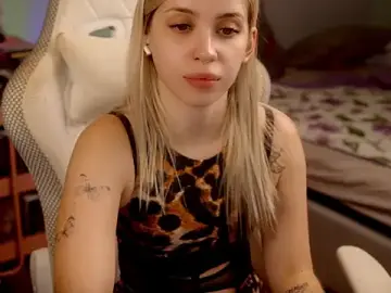 Stripchat Free Porn Cam of ho1yho1e