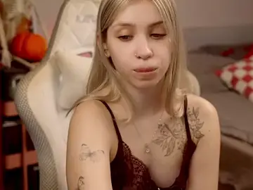 Stripchat Sex Cam of ho1yho1e