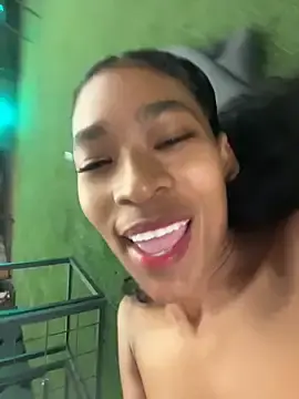 Stripchat Sex Cam of SweetCheeksXXX